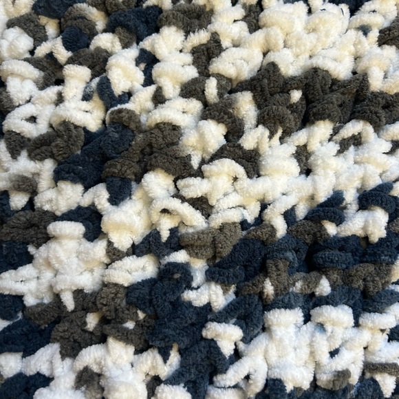 New Handmade Crochet Baby Blanket - Picture 3 of 4